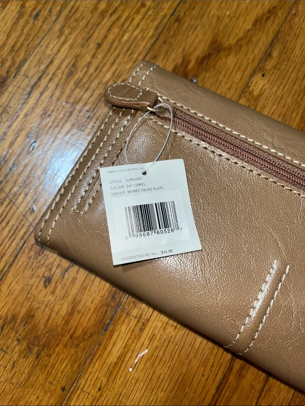 NWT Liz Claiborne Camel Tan Women's Clutch Wallet - Classic Fold-Over Design
